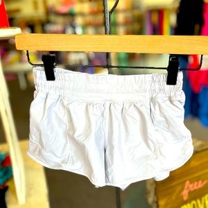 Lululemon Hotty Hot Shorts in White 2.5”